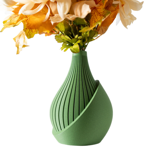 Yuvi Vase